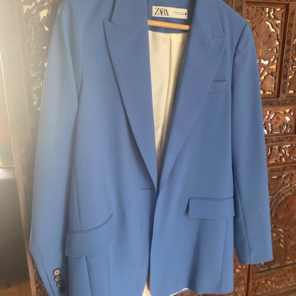 Blazer - Picture 3 of 4